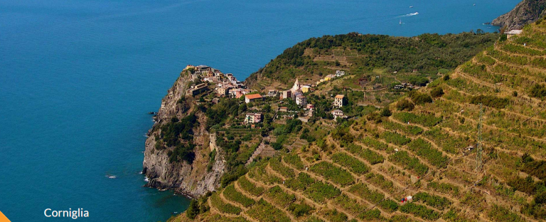 Corniglia - Cinque Terre - Itália Corniglia - Cinque Terre - Itália - Uma vista espetacular - CINQUE TERRE Tesouro da Itália