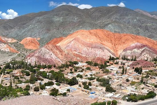 Humahuaca - Argentina Do alto é possível entender a dimensão e a beleza do cerro Siete Colores, em Purmamarca, na Quebrada de Humahuaca