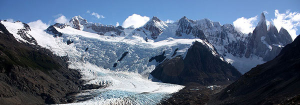Patagônia - Argentina A Laguna Torre, o Glacial Grande e o Cerro Torre são os atrativos localizados no final da caminhada de quatro horas pelo Parque Nacional Los Glaciares, em El Chaltén