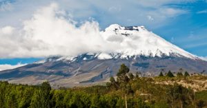 Vulcão Cotopaxi - Equador - Vulcão Cotopaxi - Equador - Considerado o maior vulcão ativo do mundo, o Cotopaxi possui 5.897 metros de altura e uma cratera com 200 metros de profundidade.