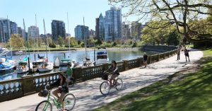 Stanley Park - Vancouver - Canadá O Stanley Park em Vancouver no Canadá, é um oásis verde espaçoso.