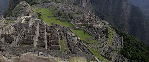 Machu Picchu - Peru Machu Picchu - Peru - Vista geral do Santuário Histórico, ruínas da civilização inca cheias de segredos.