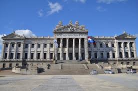Palácio Legislativo - Montevidéu - Uruguai Palácio Legislativo - Montevidéu - Uruguai - O Palácio Legislativo em Montevidéu, Uruguai, é o local onde o parlamento uruguaio se reúne.