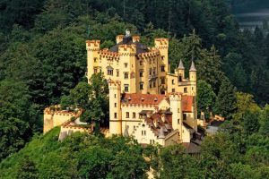 Castelo de Hohenschwan Castelo de Hohenschwan - Cidade medieval de Füssen