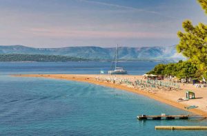 Praia de Zlatni Rat - Brac - Croácia Praia de Zlatni Rat - Brac - Croácia - Ilhas da Croácia - Conheça
