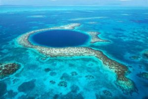 Vista aérea do Buraco Azul - Belize Vista aérea do Buraco Azul - Belize
